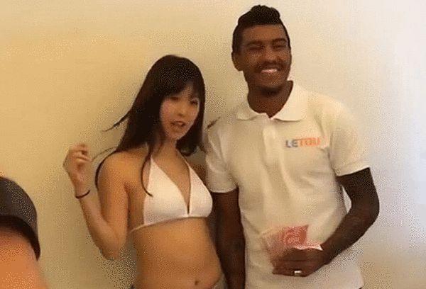 片中令人恐怖的萝莉娃娃的创作过程首次揭晓。